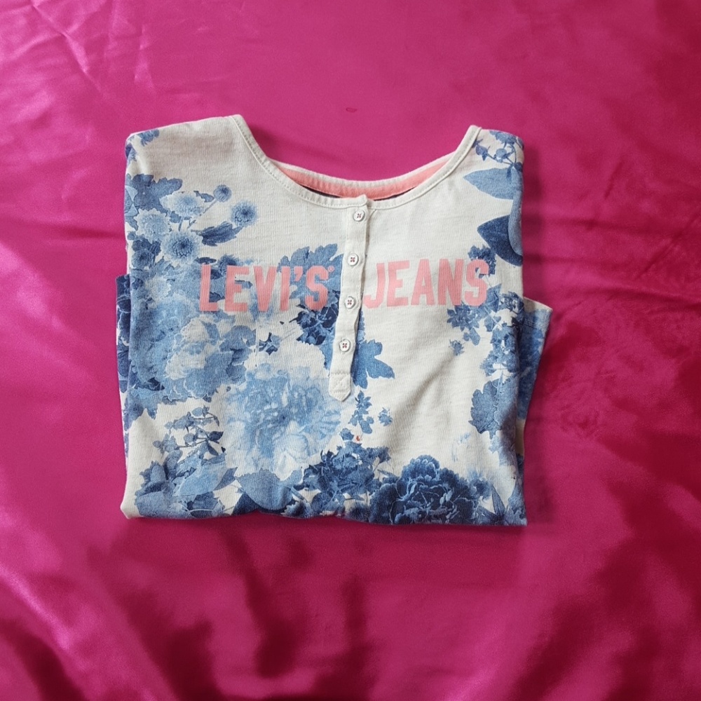 Levi's Top